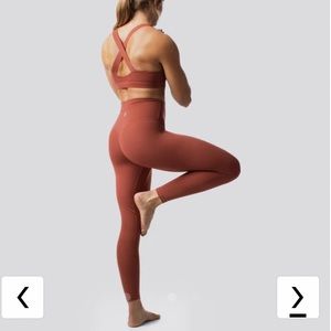 Born Primitive Your Go To Leggings size small